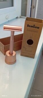 Masážny strojcek holiaci strojcek