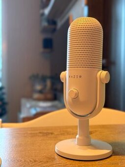 Razer Seiren v3 pro chroma