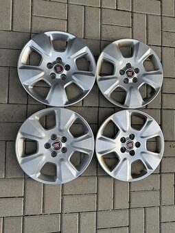 Predám Fiat puklice veľkosť r15