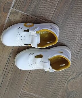 Topánky, pracovná obuv,veľkosť 42, nové