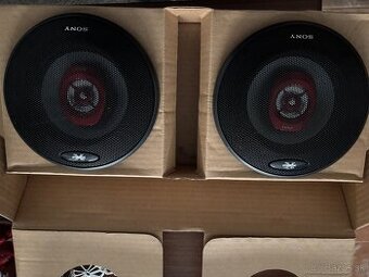 Reproduktory do auta