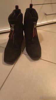 Dámske členkové čižmy Goodin – veľkosť 37