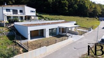 Na predaj moderný 5i bungalov so zelenou strechou, Trenčín -