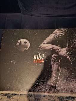 kalendár limitovana edícia - futbalisti pre zberateľov