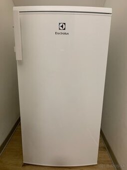 Predám chladničku Electrolux ERF1904FOW