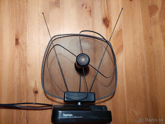 Hama aktívna izbová anténa DVB-T, TV/FM, čierna