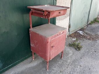 Stolík-industriál-brusel...