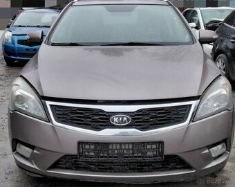 KIA CEED 1.4 2010 predám MOTOR G4FA, DVERE, SVETLO, KAPOTA,