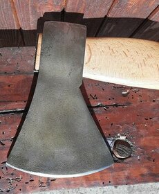 Drevorubačská sekera