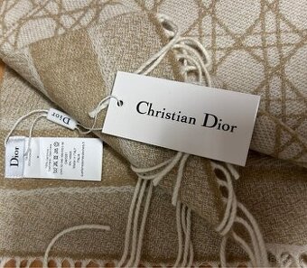 Predam 100% cashmirovy  sal Christian Dior- orig