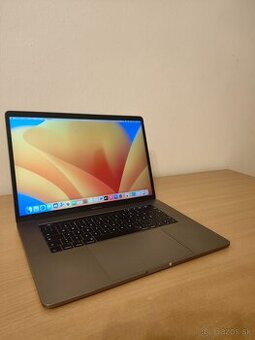 MacBook Pro 2017 15 | Core i7 • 16GB • SSD