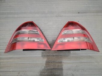 MERCEDES C W203 ZADNE SVETLA