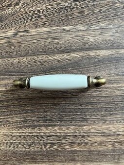 Úchytky na nábytok