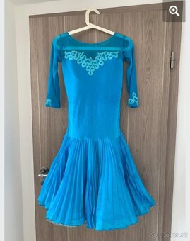 Šaty na spoločenské tance