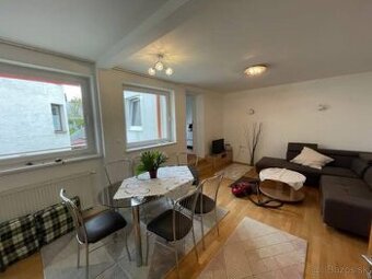 Prenajmeme 3-izbový byt na Okánikovej ul. v BA I