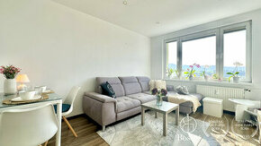 BOSEN | Kompletne zrekonštruovaný 2 izbový byt s balkónom, B