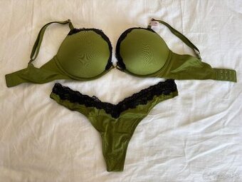 Victoria's Secret Very Sexy set