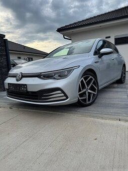 Volkswagen Golf 8 Style 2.0 TDI Ťažné/Webasto/Headup/Kamera/