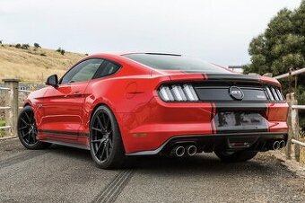 KÚPIM Ford Mustang GT V8 2015-2017