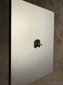 Macbook air m4 13" nebeska modra
