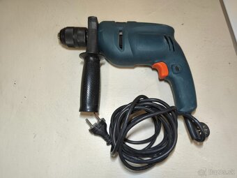 Predám príklepovú vŕtačku Black & Decker 500W