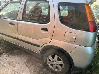 Suzuki Ignis  2004