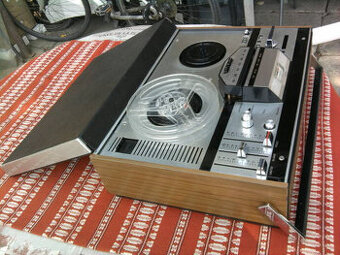Historický Kotúčový Magnetofón "GRUNDIG"