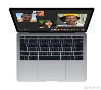 Predám nefunkčný MacBook Air 13” 2020 – na opravu / diely