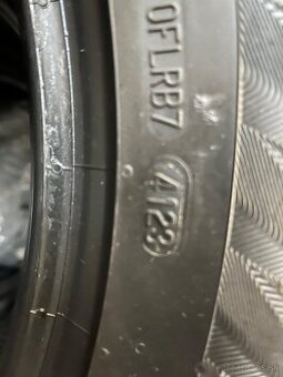 225/55 R18