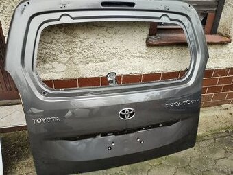Toyota CHR-Toyota Proace city-Toyota RAV4-zadná kapota