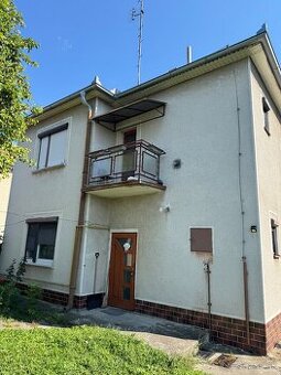 V centre Kolárova dom s pozemkom 2274m2 je na predaj