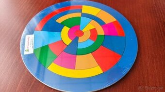 Hlavolam - drevená mozaika, kruh. zn. Goki