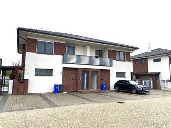 Predaj 3 izbový byt v rodinnom dome Dunajská Streda - 1