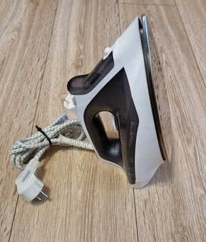 Naparovacia žehlička Rowenta