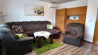 PREDAJ - 6 izbový rodinný dom - Lednice na Moravě - 1