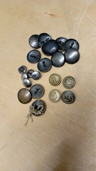 Vojenské gombíky staré...