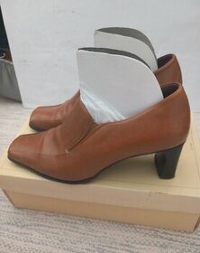 Prechodné kožené topánky dámske