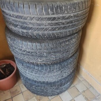 Predám 4x letné pneu 205/50/r17
