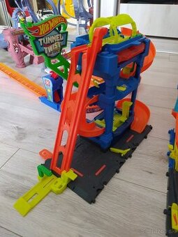 Hotwheels dráha, autoumyváreň