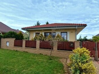 Útulný zariadený bungalov s nádherným pozemkom
