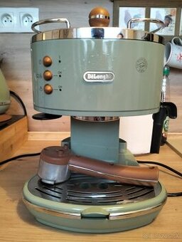 Kávovar Delonghi