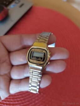 Retro hodinky.