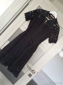 Krásne krajkové šaty v.M/L