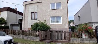 Predaj 5 izbový rodinný dom s dvoma garážami v Závodí