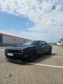 Dodge Challenger SRT 392.