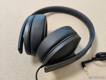 Sennheiser HD -- 300 slúchadlá značkové.