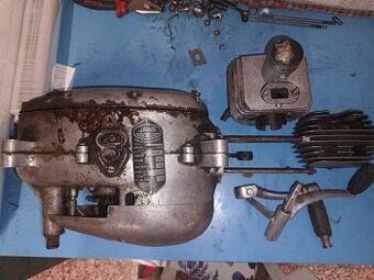 Motor a štitok Jawa 05 pionier