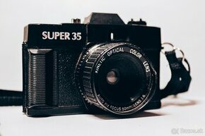 Analógový fotoaparát na 35 mm - film Super 35 - 1