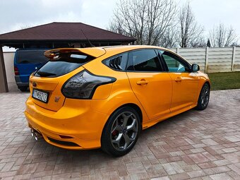 Ford Focus ST 2.0 EcoBoost 250PS