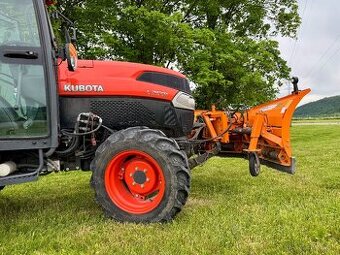 Kubota L2501 L12 s bezpečnostnou kabínou a príslušenstvom